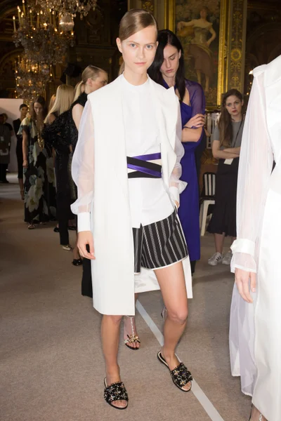 Look 60